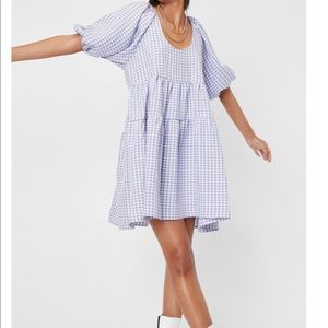 Gingham puff sleeve dress